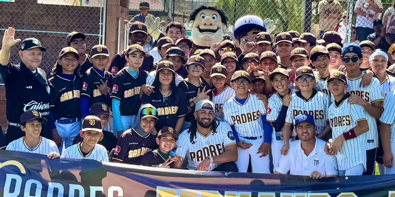 Fernando Tatis Jr. y los Padres de San Diego inauguran campo de beisbol en Tijuana
