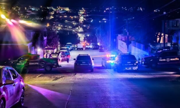 Abaten a hombre que lastimó a su ex pareja y atacó a oficiales