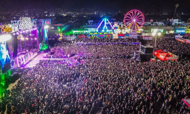 Banda MS juntó 120 mil personas en Carnaval de Ensenada