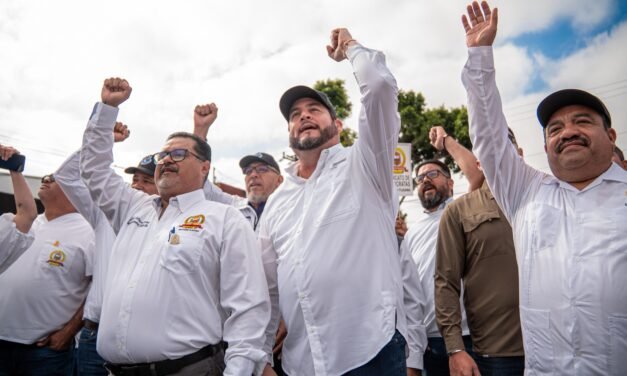 Encabeza Ismael Burgueño Ruiz desfile conmemorativo por el ‘Día del Trabajo’ organizado por la CTM
