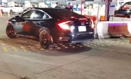Detiene Policía Municipal a conductor por irrumpir en carriles restringidos de la garita de San Ysidro