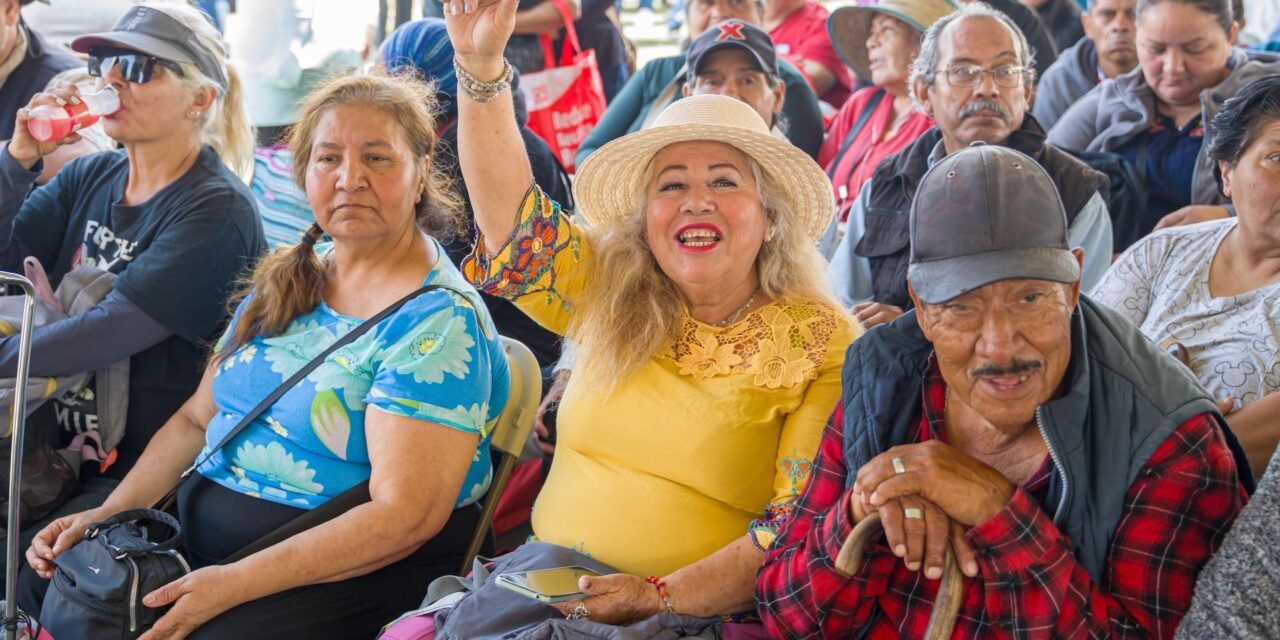 Acerca Gobierno Municipal servicios a la ciudadanía con Jornada del Pueblo en Playas de Tijuana