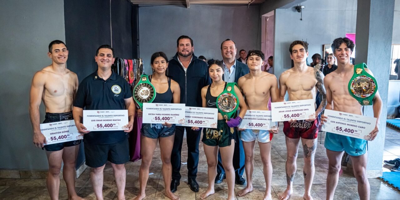 Entrega Ismael Burgueño apoyos económicos para atletas que competirán en el torneo internacional ‘Amazing Muay Thai World Festival 2026