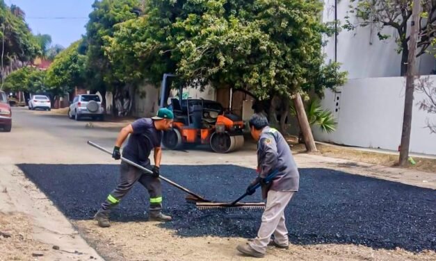Beneficia Gobierno Municipal a cerca de 33 mil tijuanenses con jornadas de bacheo en delegaciones