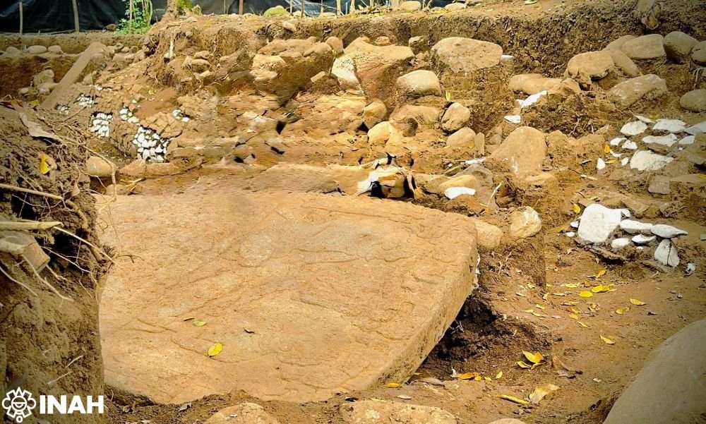 Descubren estructura y escultura prehispánicas en Veracruz