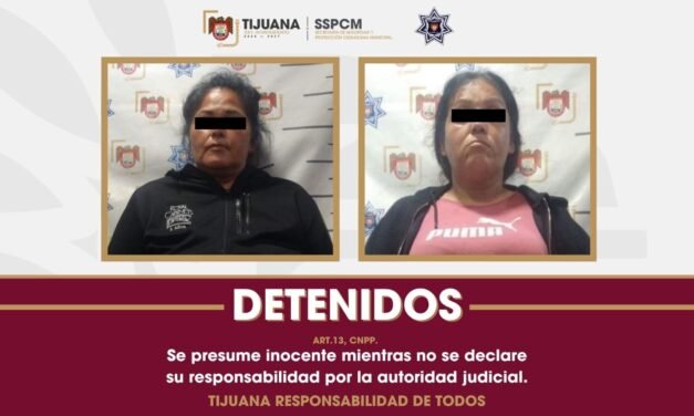 Detiene Policía Municipal a dos mujeres por presunta colocación de mantas con amenazas y abandono de restos de animales