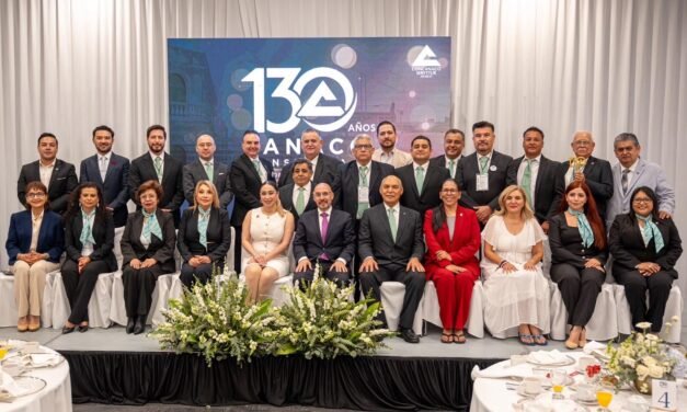 Asiste síndica procuradora Teresita Balderas al 130 Aniversario de CANACO Servytur Ensenada