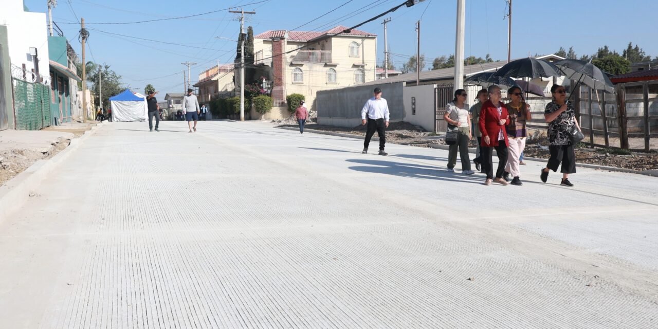 Mejora XXV Ayuntamiento de Tijuana vialidades del Ejido Francisco Villa con obras de pavimentación con concreto hidráulico
