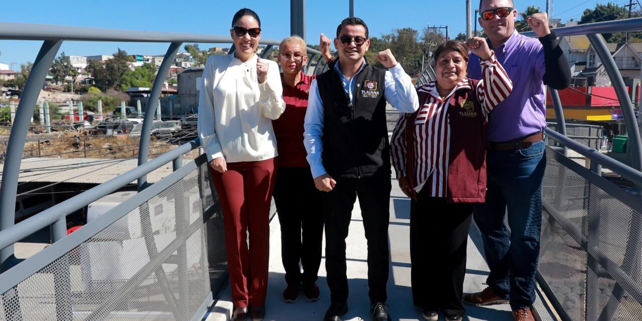 Inaugura presidente municipal puente peatonal ´Margarito Saldaña´