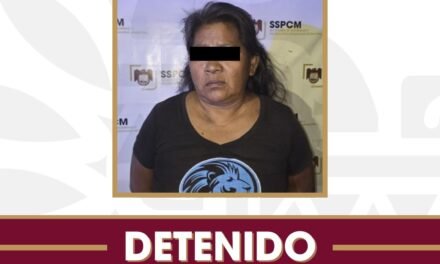 Capturan policías municipales a mujer señalada por presunta privación ilegal de la libertad y aseguran arma larga