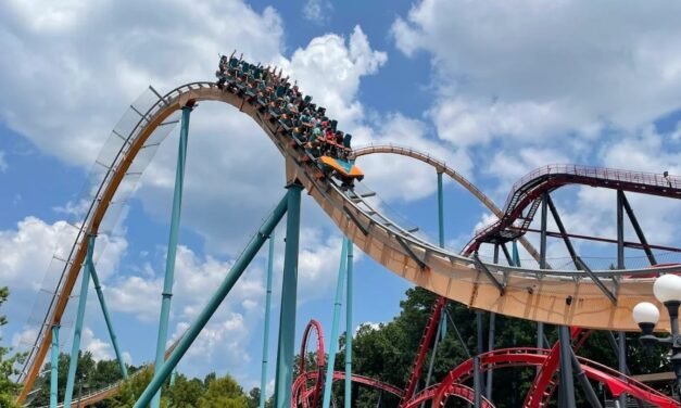 Hombre muere en accidente en montaña rusa de Six Flags